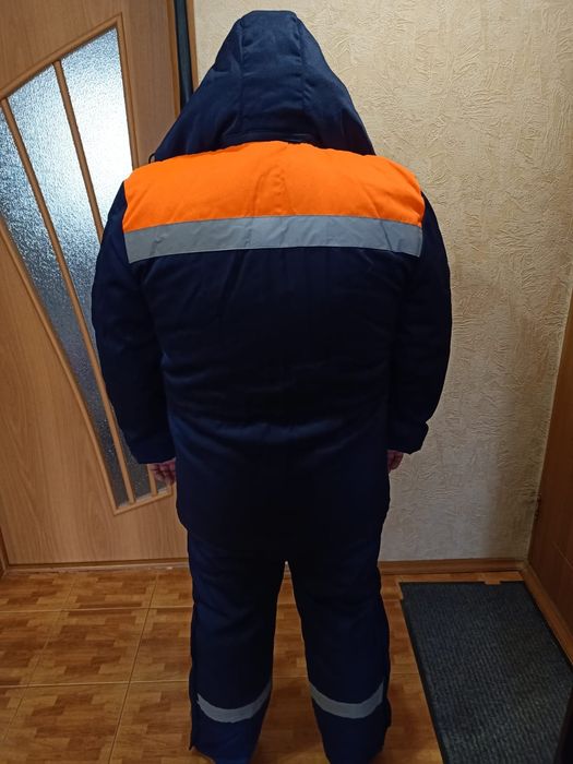 Продам зимние комплект куртка штаны