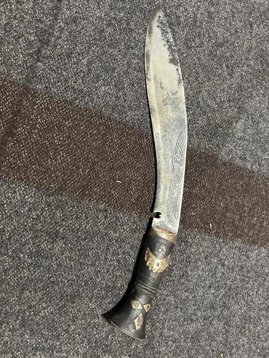 непалско угри рична изработка