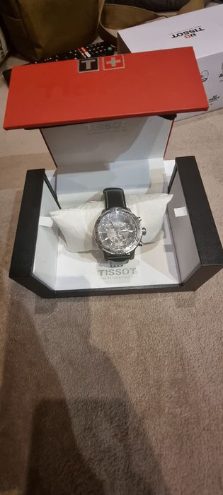 ЧАСОВНИК TISSOT Изполван много малко само по поводи!