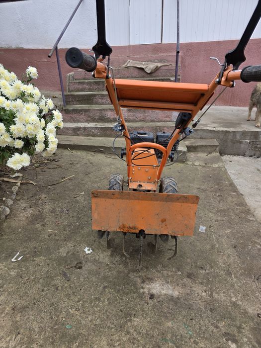 Motocultor puțin utilizat