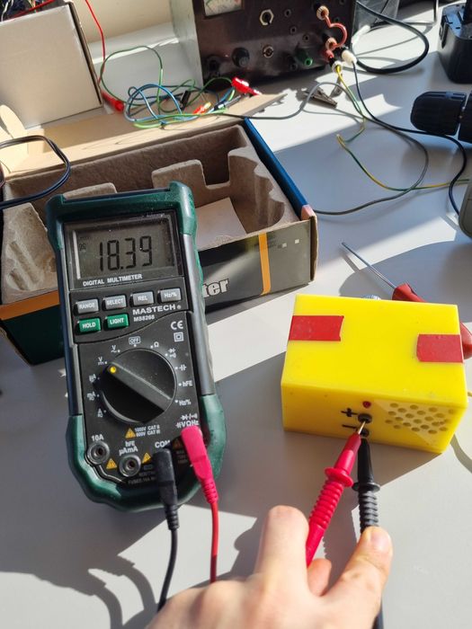 Surse reglabile tensiune 0-18V si 0-12V