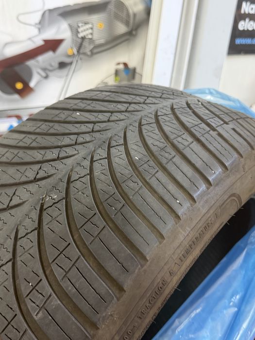 245 45R19 Goodyear all sezon