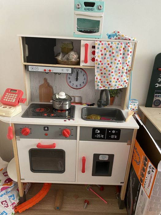 Детска дървена кухня
