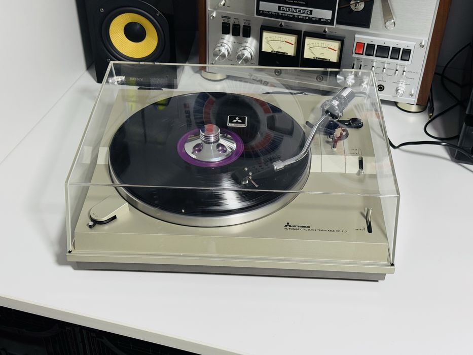 Pick-up rar MITSUBISHI DP-210,JAPAN,2 viteze,pe curea,Impecabil-ca NOU