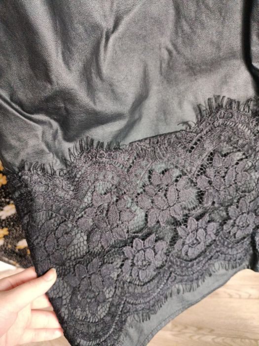 Чёрное кожаное платье