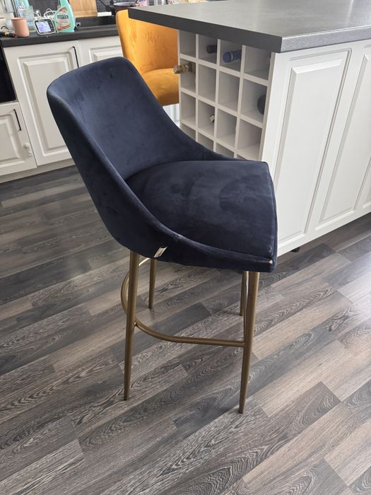 Vand masa din mdf frezat si vopsit +4 scaune