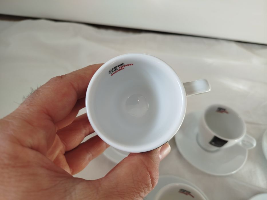 Порцеланови сервизи за късо кафе