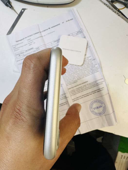iPhone 11 128ГБ идеал 89%