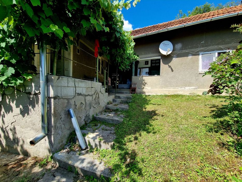 Casa + teren de vânzare în jud. Hunedoara, comuna Blăjeni, sat Sălătruc