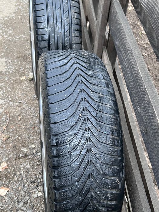Vând genți cu anvelope second-hand de vw Touran