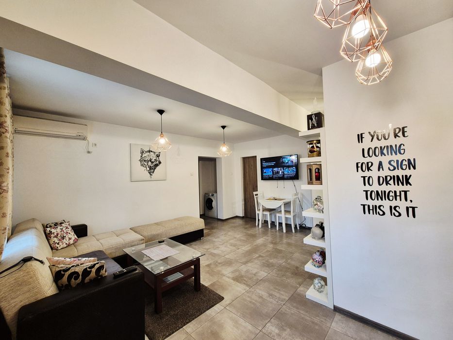 Vând apartament cu 3 camere, 61 mp, 1/10, 1978, Bariera Bucureşti. Accept credit ipotecar