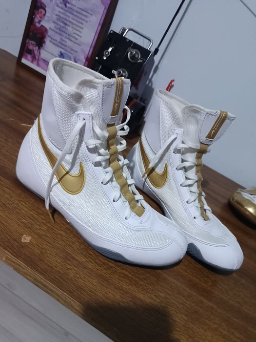 Machomai бело золотые