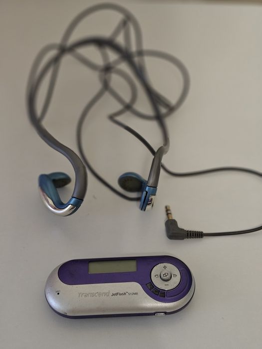 Мр3 плеер. Наушники.