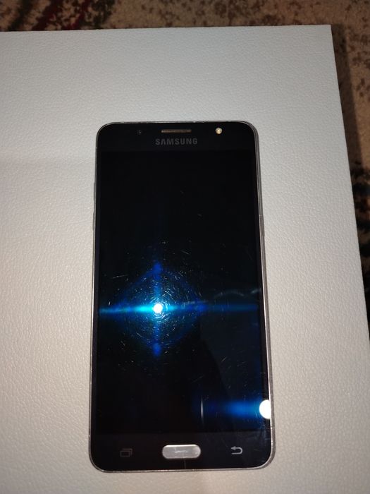 Продам самсунг джи 5