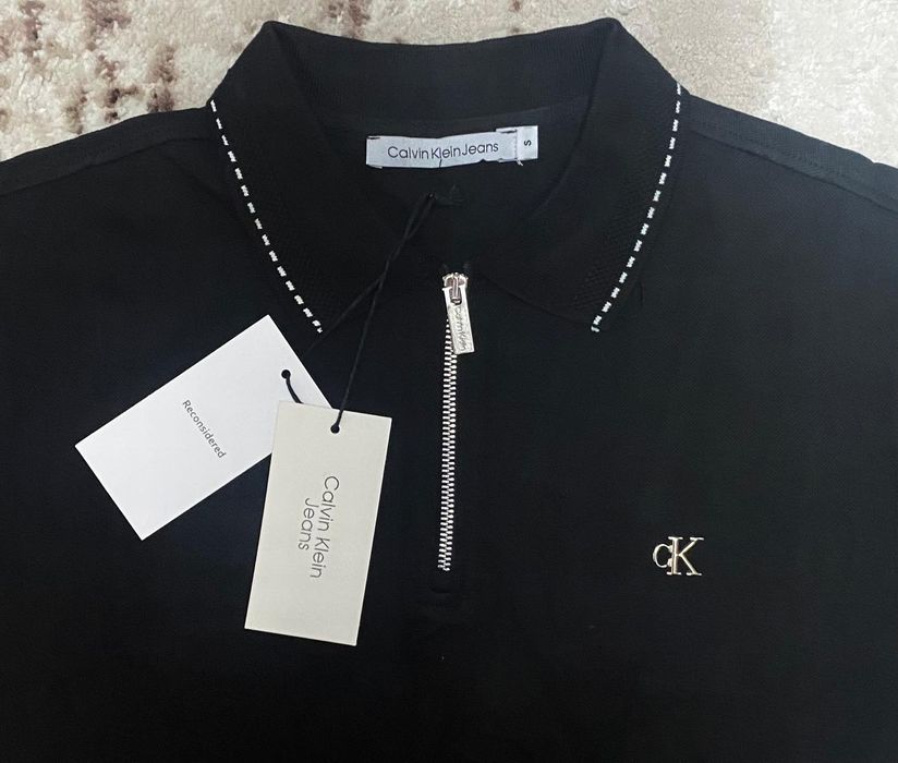 Vând bluza noua de bărbați Calvin Klein
