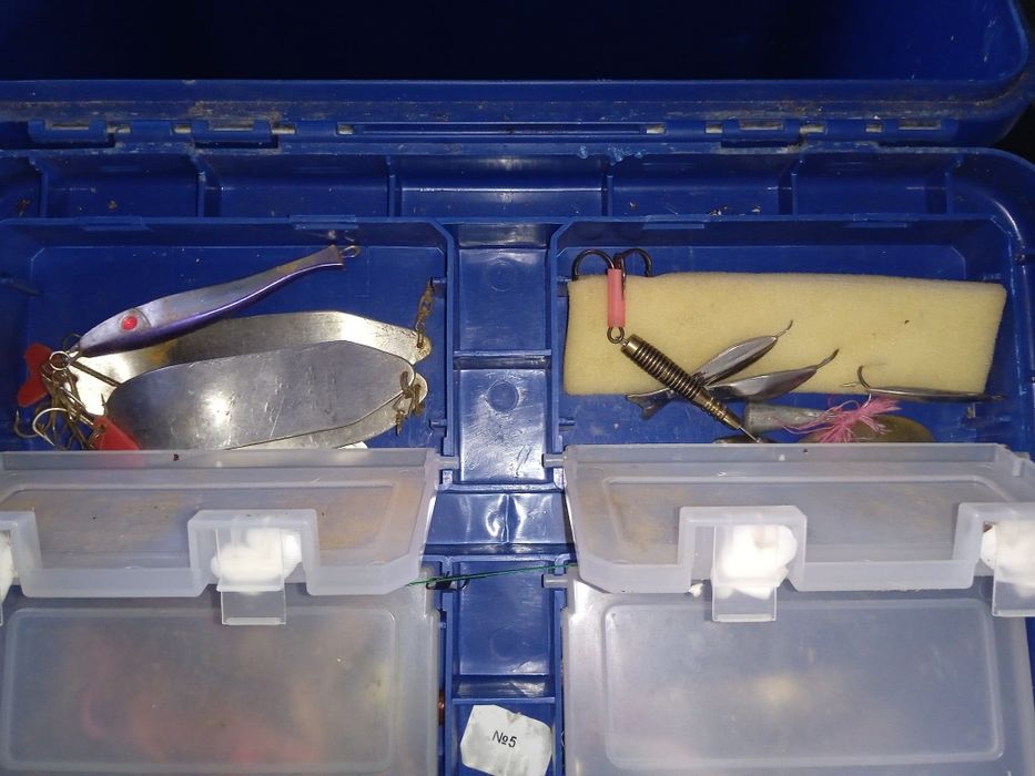 Отдам чемодан для рыбалки