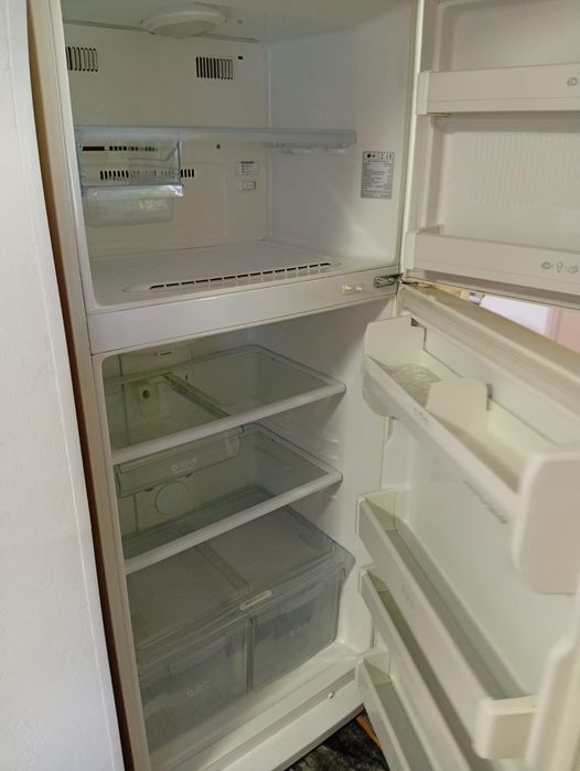 Холодильник продается