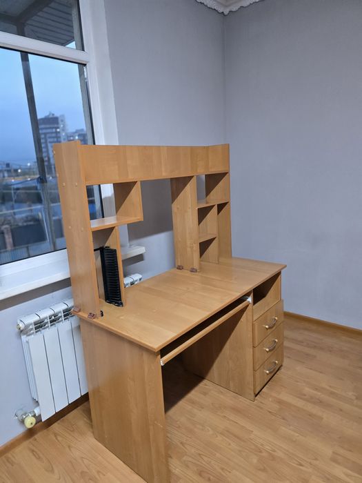 Компьютерный стол срочно продою