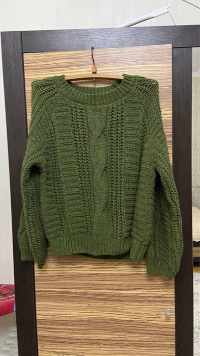 Свитера женские