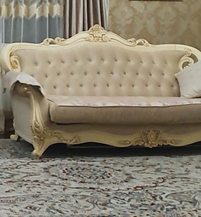 Продам комплект (диван + 2 кресла)