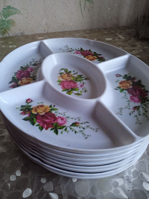 Отдам тарелки недорого