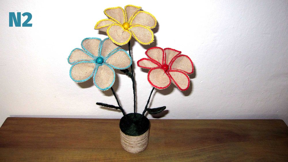 Цветя от канап в саксия