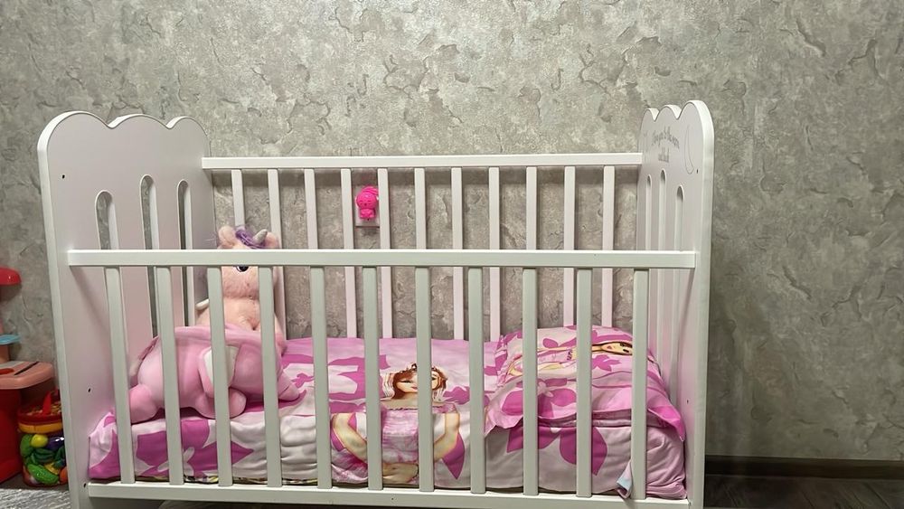 Продаётся детская кроватка