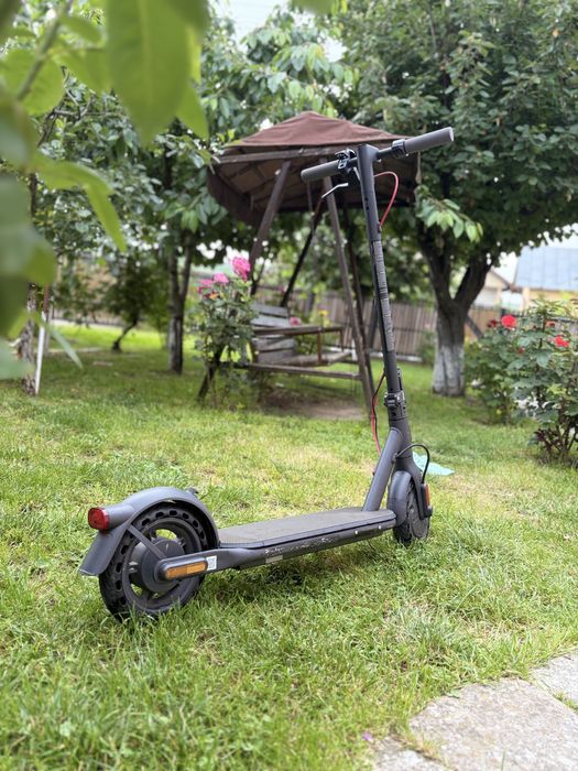 Trotineta electrica Xiaomi cu cauciuri pline- Stare foarte buna , Predare in ploiesti