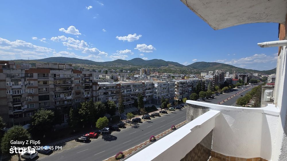 Vand apartament 2 camere decomandat in Deva, zona 22 Decembrie,