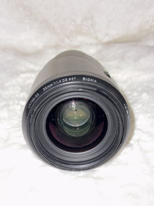 Obiectiv Sigma 35mm f/1.4 DG HSM Art (Montură Sony FE)