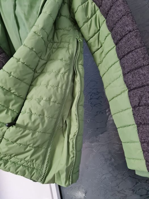 Vând geaca gravida cu insertie bebe