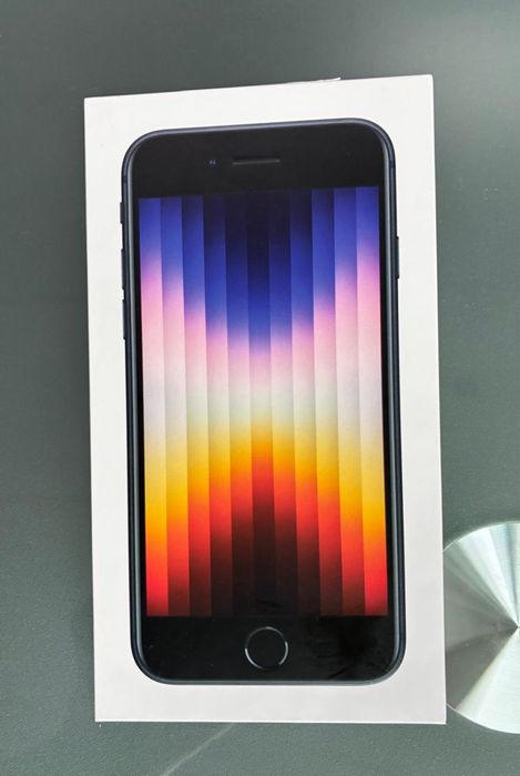 iPhone SE 2022, 64гб, черный