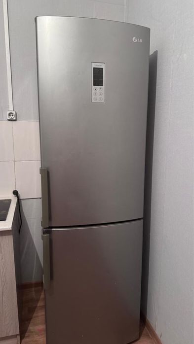 Холодильник LG сатылады