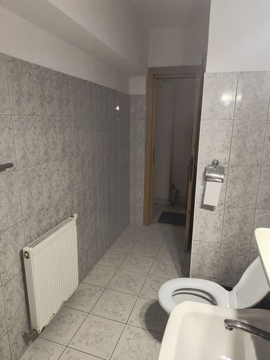 Proprietar vând apartament 3 camere decomandate, zona centrală!