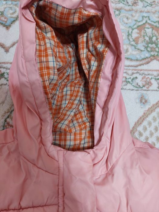 Продам куртку для девочки