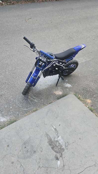 Vând motocicleta pentru copii