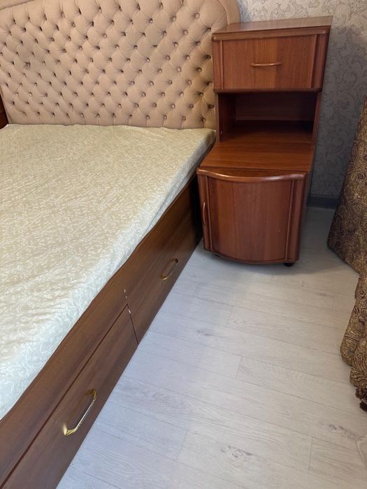 Кровать с тумбочкой
