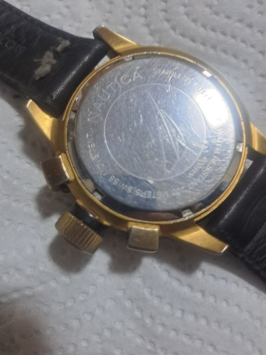 Шветцарияга ишлаб чикарилган механик кул соати сотилади.