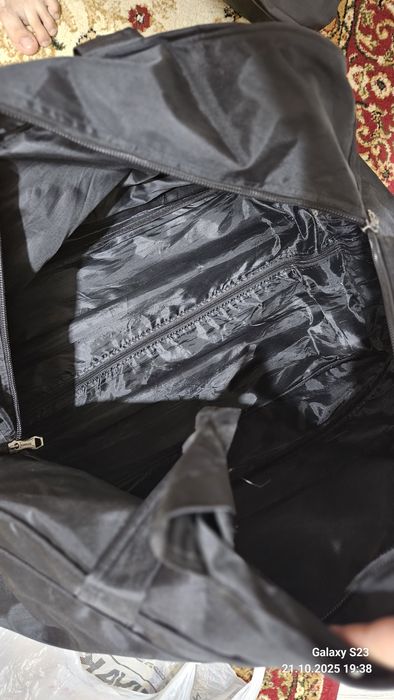 Продам чемодан на колесах