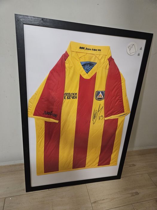 Рамки за тениски / Екип в рамка