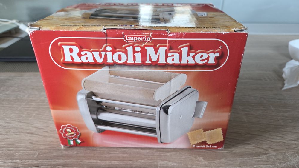 Imperia Ravioli maker