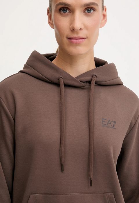 Анцуг ЕА7 Emporio Armani

EAT EMPORIO ARMANI

Текуща