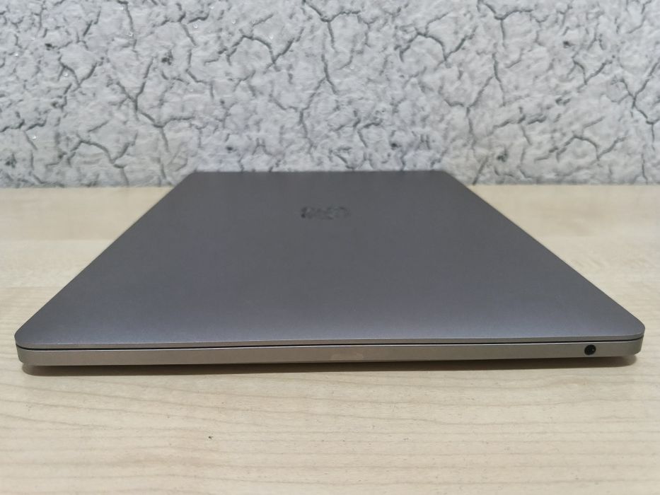 MacBook Pro 2017 13,3" Retina QHD+/ Core i5/ 8GB 2133MHz /256GB NVMe