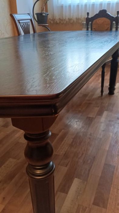 Стол для гостинной. Дуб массив