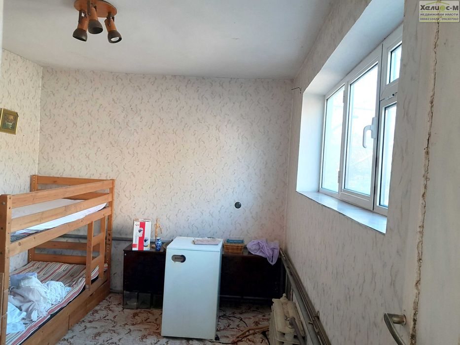 Етаж от къща с двор, гараж и лятна кухня, гр.Монтана