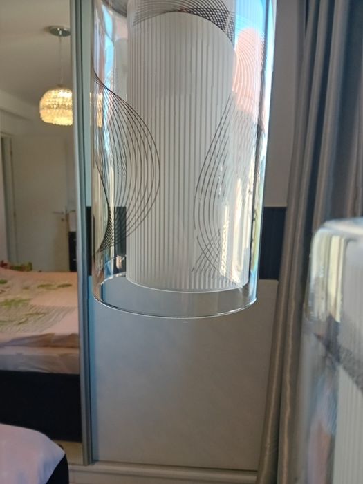 Lustra cu bec economic