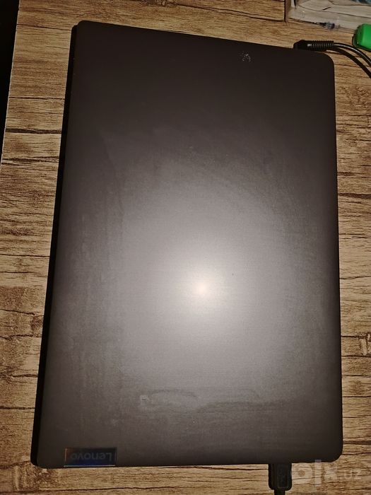 Lenovo noutbook sotiladi