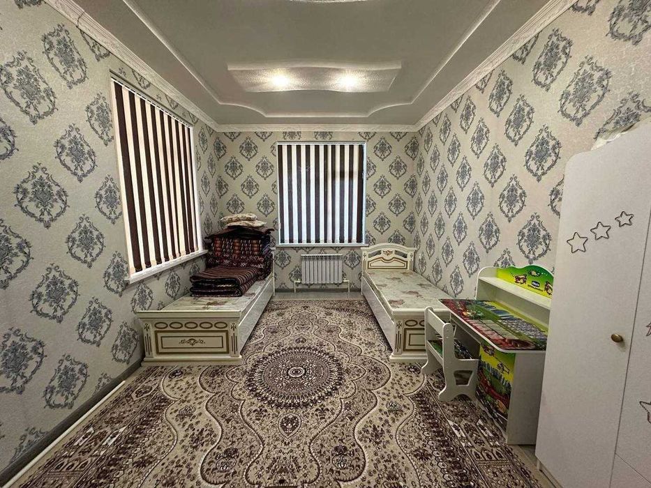 Срочно! Продаётся 4х комнатная квартира на первом этаже!