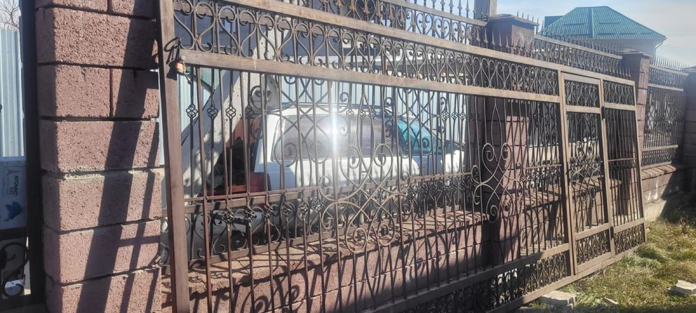 Ворота продаем б/у железные
