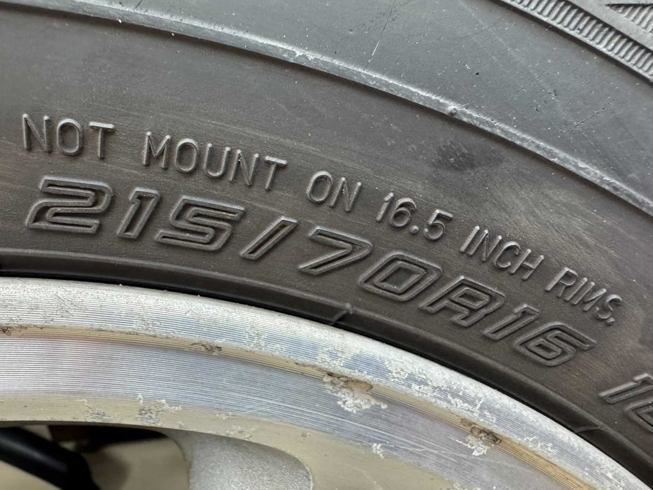 Оригинални джанти Toyota 16, с гуми Falken 215/70r16